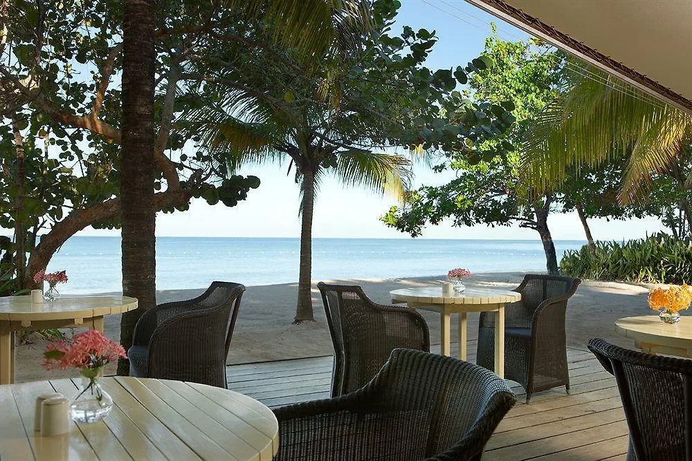 Отель Idle Awhile Resort Негрил