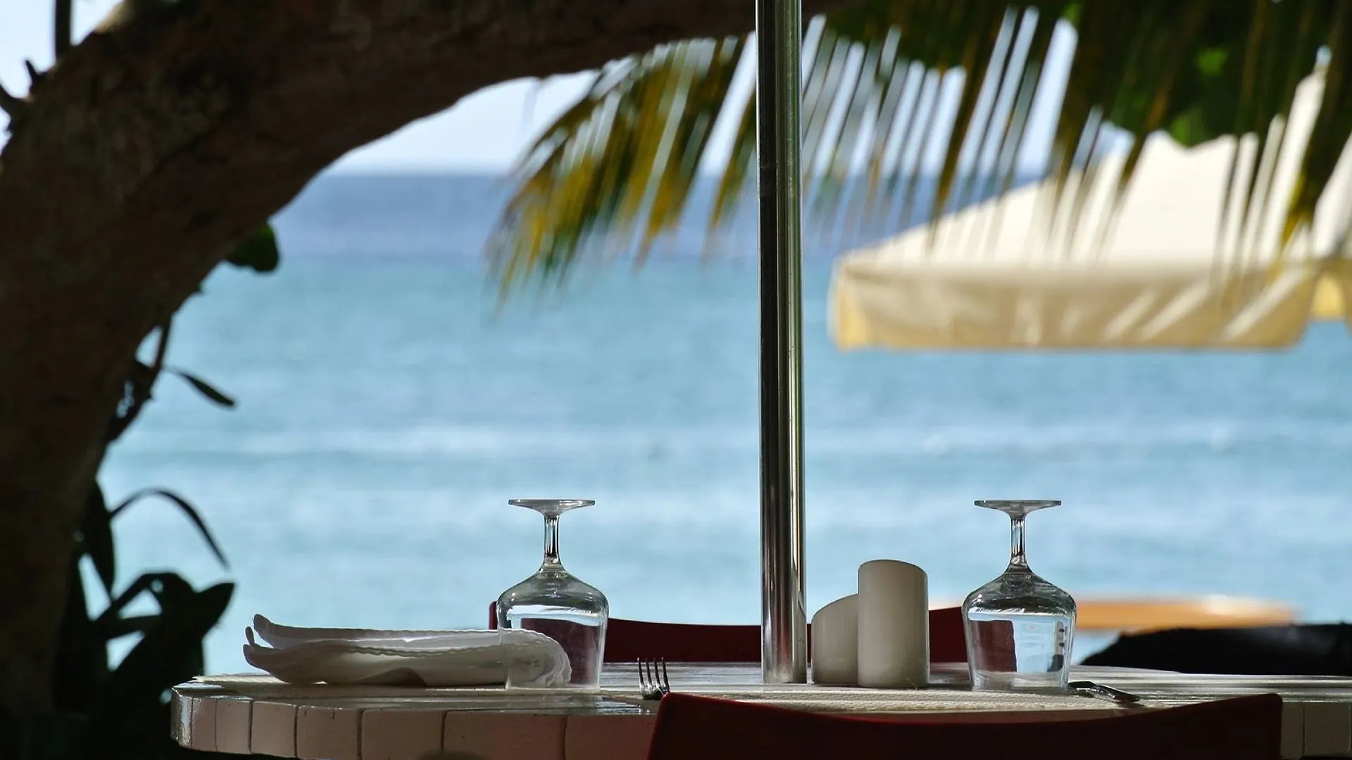 Отель Idle Awhile Resort Негрил